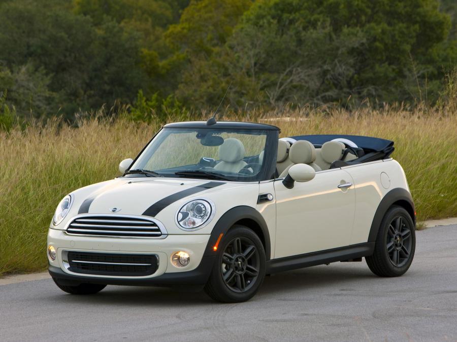  Mini Cooper Cabrio 2010 года  (US) (фото 2 из 30)